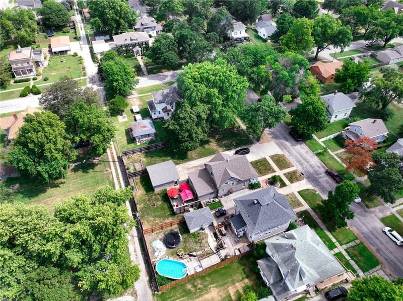 506 Shawnee St, Hiawatha, KS 66434
