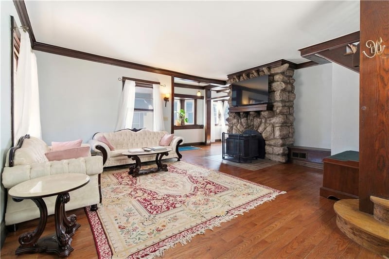 4226 Charlotte St, Kansas City, MO 64110