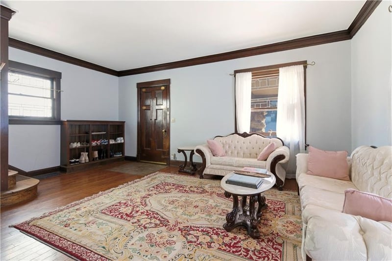 4226 Charlotte St, Kansas City, MO 64110