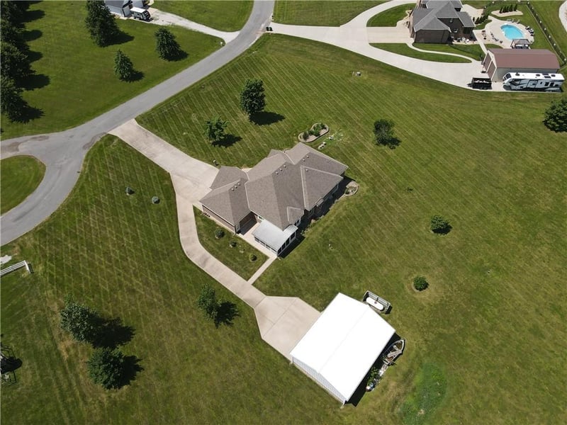 19104 Autumn Ln, Pleasant Hill, MO 64080