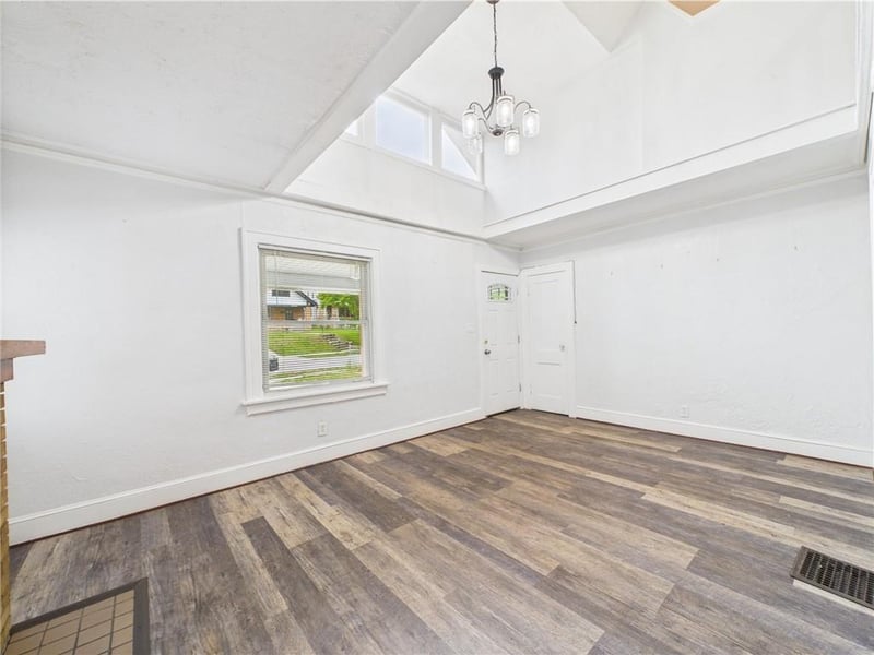 5611 Olive St, Kansas City, MO 64130