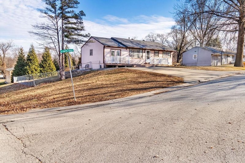 2817 66th St, Kansas City, KS 66104