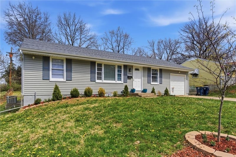 5904 100th St, Kansas City, MO 64134