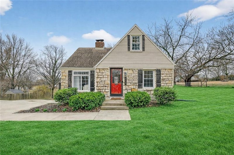 2209 Gaddy Rd, Kansas City, MO 64118