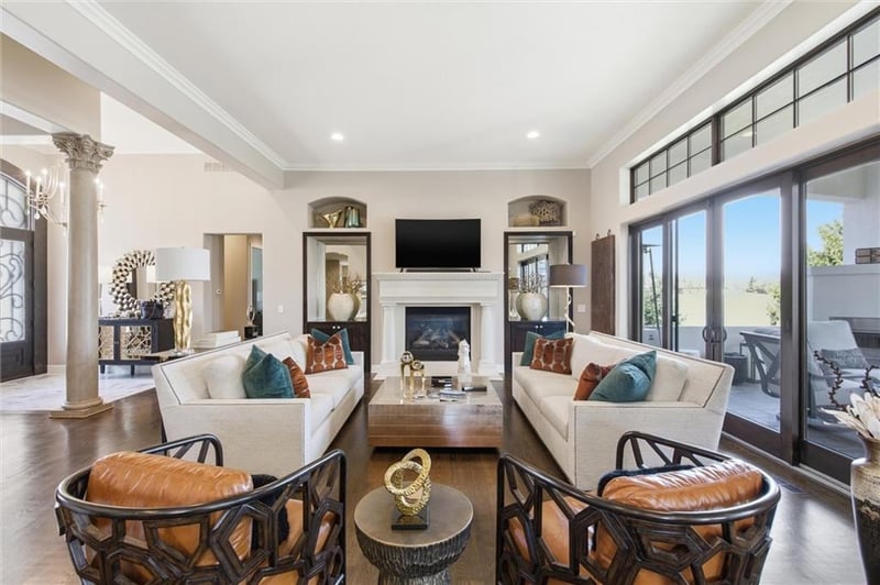 14301 Cedar St, Leawood, KS 66224