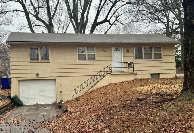 801 16th St, Blue Springs, MO 64015