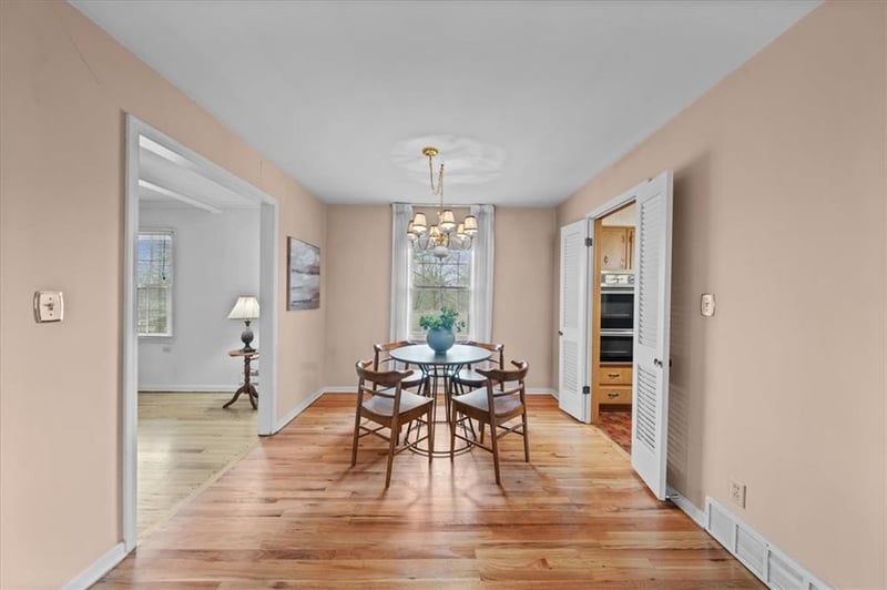 10205 Tracy Ave, Kansas City, MO 64131