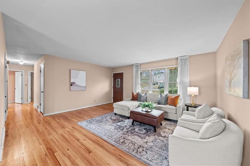 10205 Tracy Ave, Kansas City, MO 64131