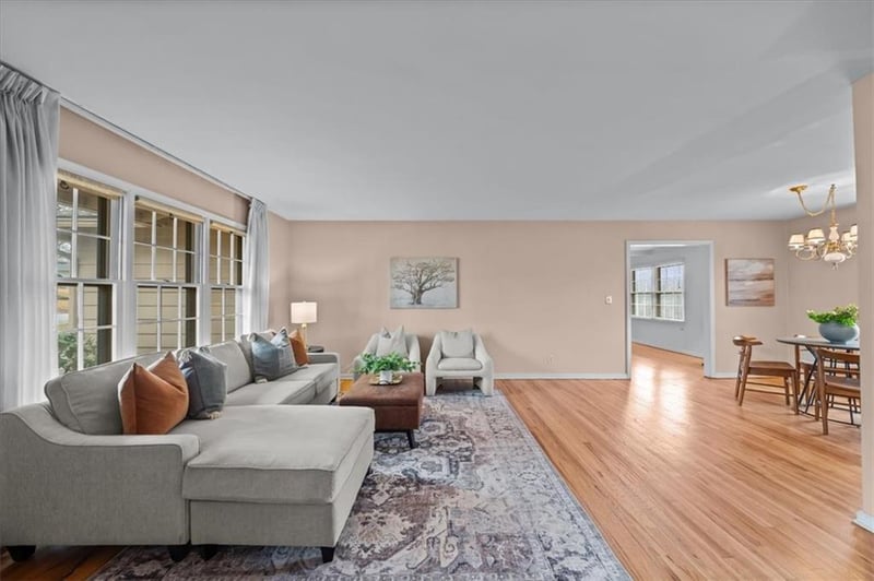 10205 Tracy Ave, Kansas City, MO 64131