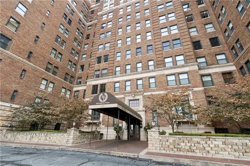 229 Ward Pw #604B, Kansas City, MO 64112