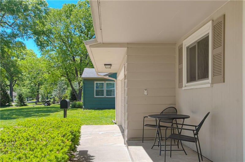 1404 108th St, Kansas City, MO 64131