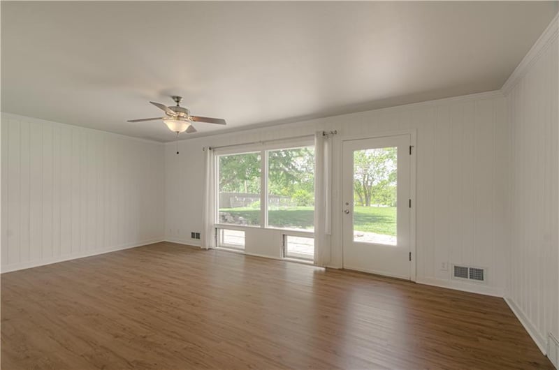 1404 108th St, Kansas City, MO 64131