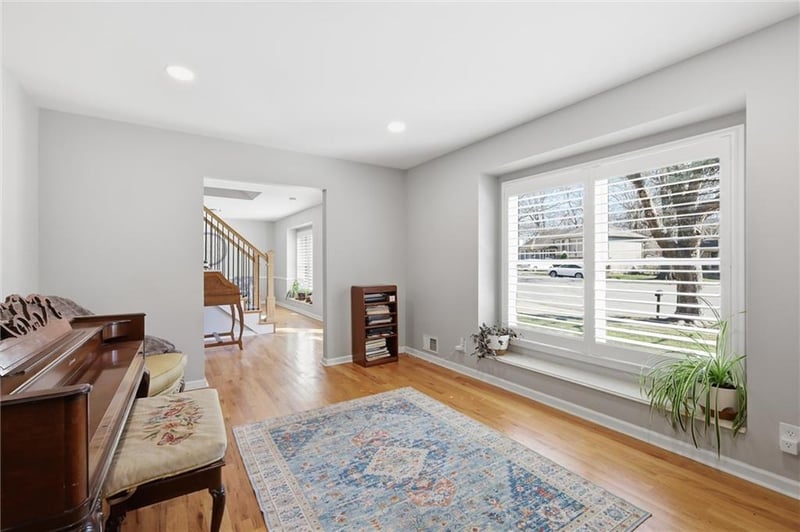 11612 W 100th St, Overland Park, KS 66214