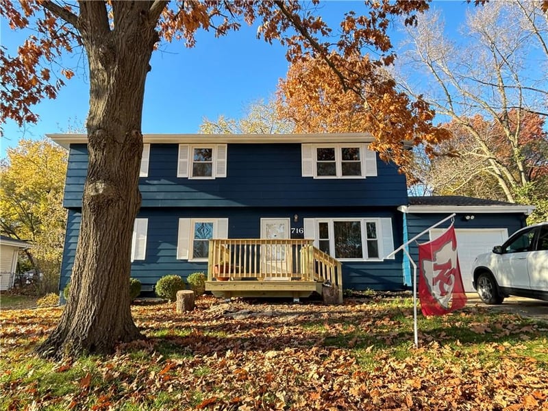 716 Hurt St, Liberty, MO 64068