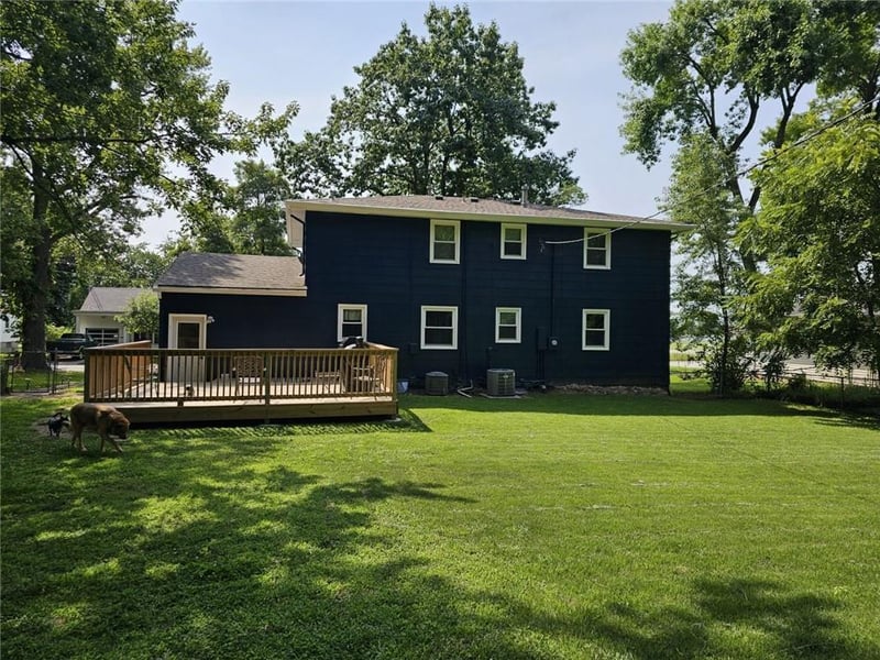 716 Hurt St, Liberty, MO 64068