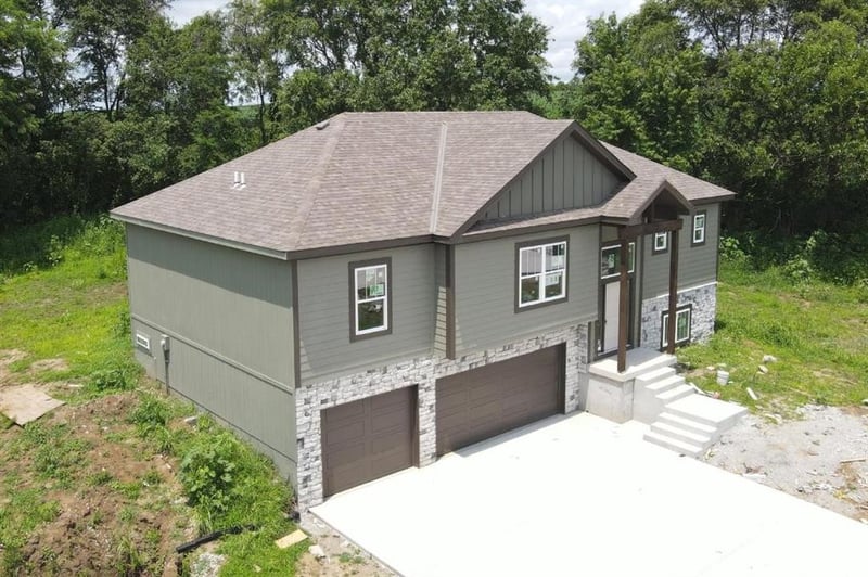 108 Johnson Cir, Dearborn, MO 64439