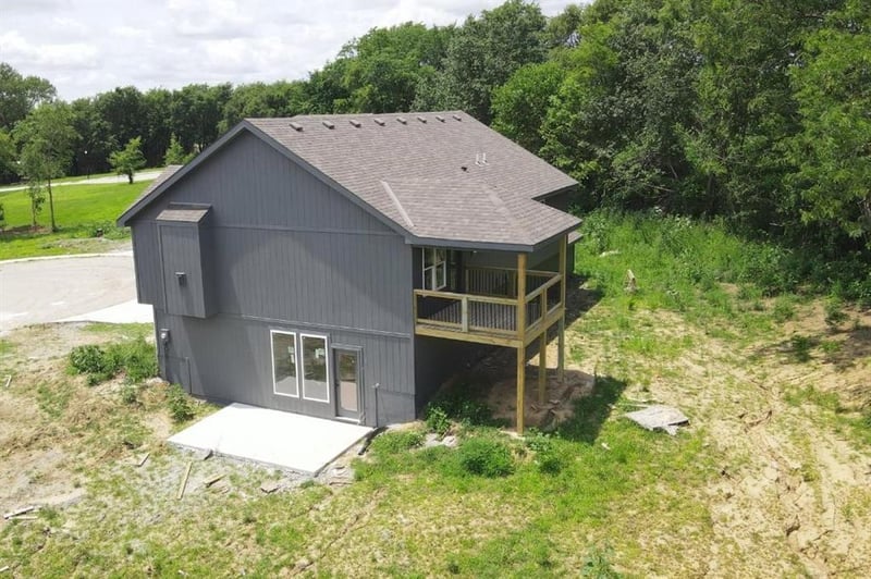 109 Johnson Cir, Dearborn, MO 64439