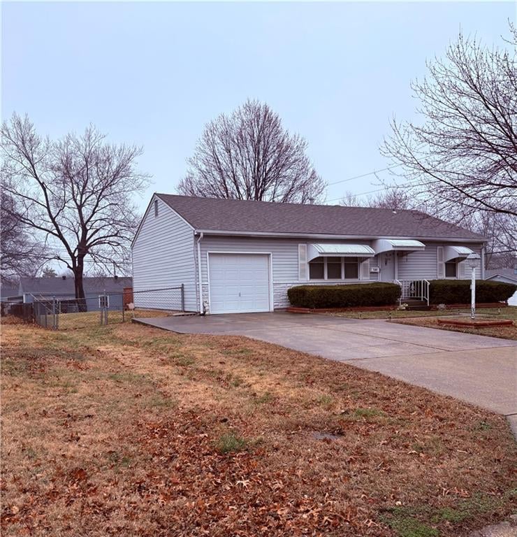 1404 67th Ter, Gladstone, MO 64118
