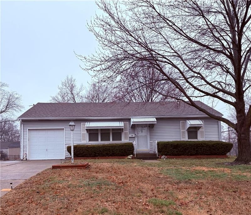 1404 67th Ter, Gladstone, MO 64118