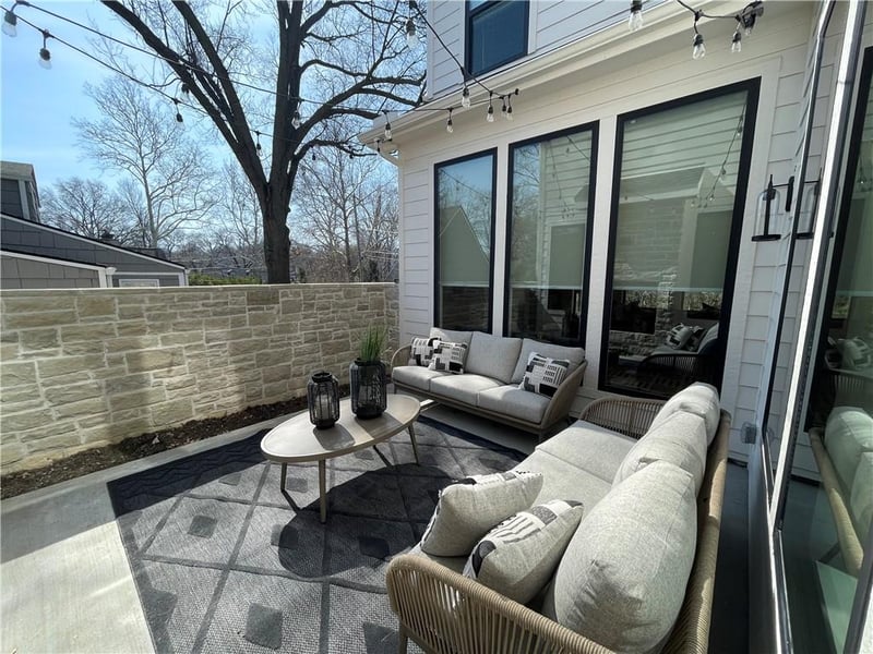 5125 73rd St, Prairie Village, KS 66208
