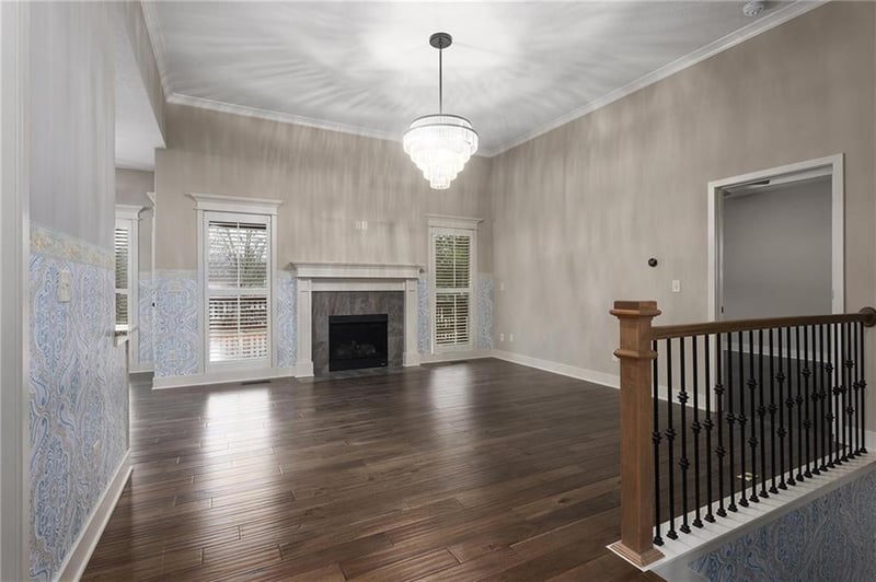 303 102nd St, Kansas City, MO 64155