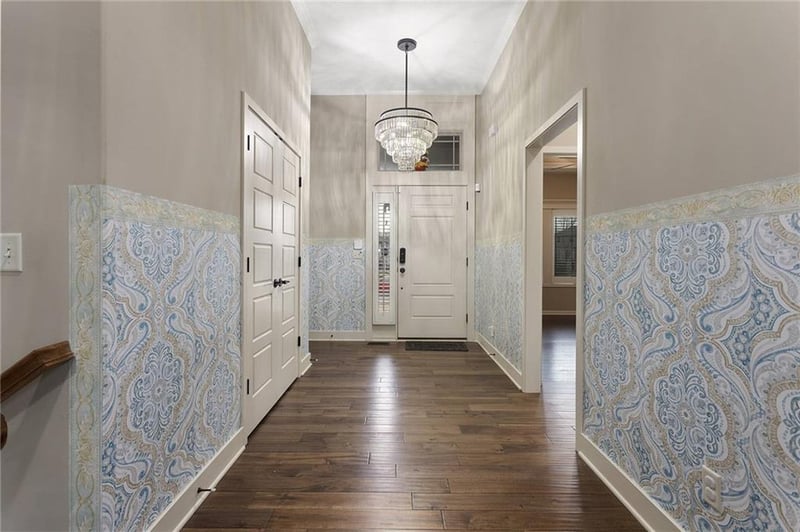 303 102nd St, Kansas City, MO 64155