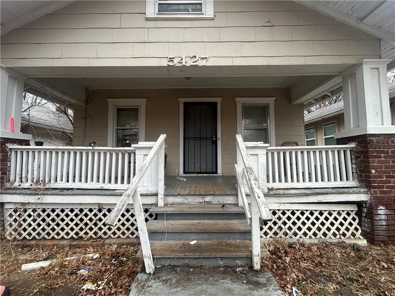 5427 Olive St, Kansas City, MO 64130