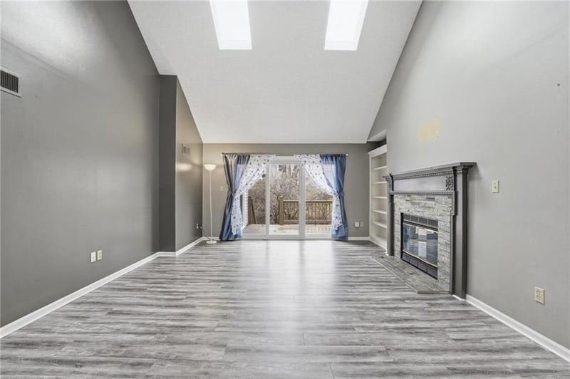 212 Hansen Ct, Independence, MO 64055