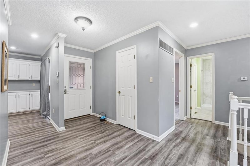 212 Hansen Ct, Independence, MO 64055