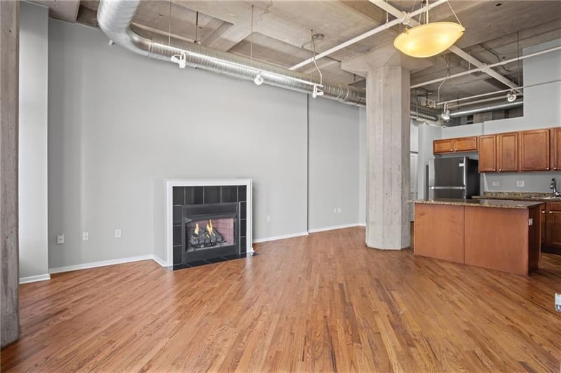 2107 Grand Blvd #304, Kansas City, MO 64108