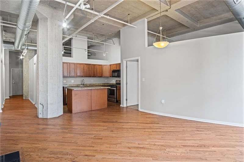 2107 Grand Blvd #304, Kansas City, MO 64108