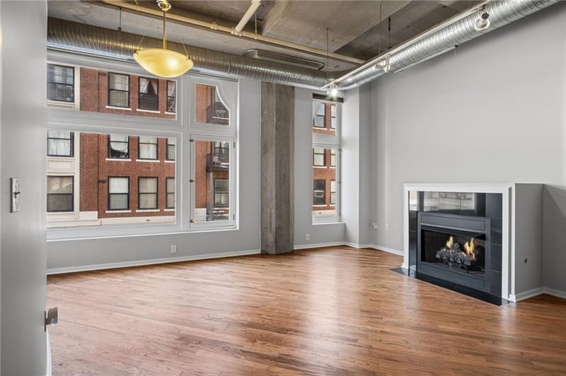 2107 Grand Blvd #304, Kansas City, MO 64108