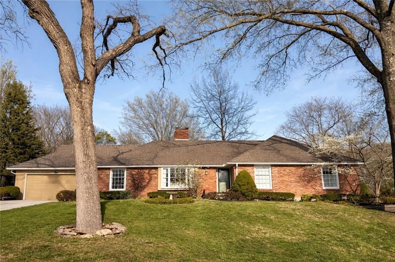 10011 Fontana Ln, Overland Park, KS 66207