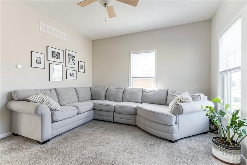 1237 Budd Cir, Kansas City, KS 66109