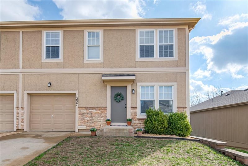 1237 Budd Cir, Kansas City, KS 66109