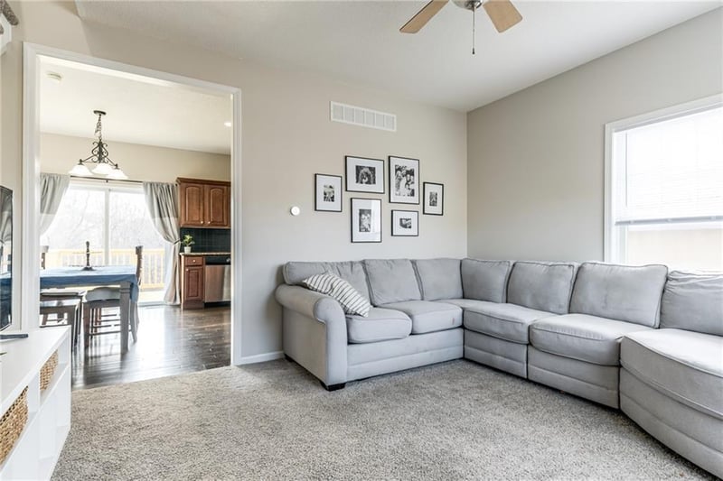 1237 Budd Cir, Kansas City, KS 66109