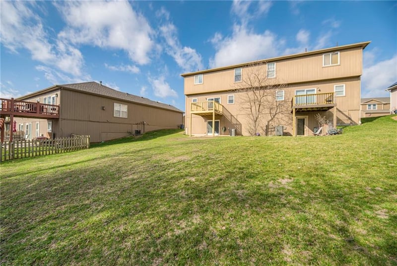 1237 Budd Cir, Kansas City, KS 66109