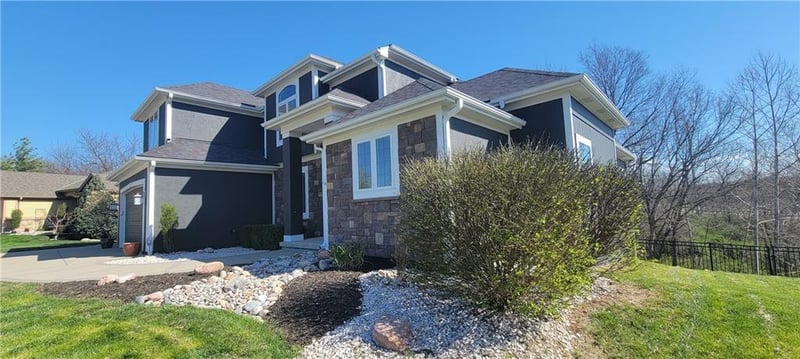 1516 92nd Ter, Kansas City, MO 64155