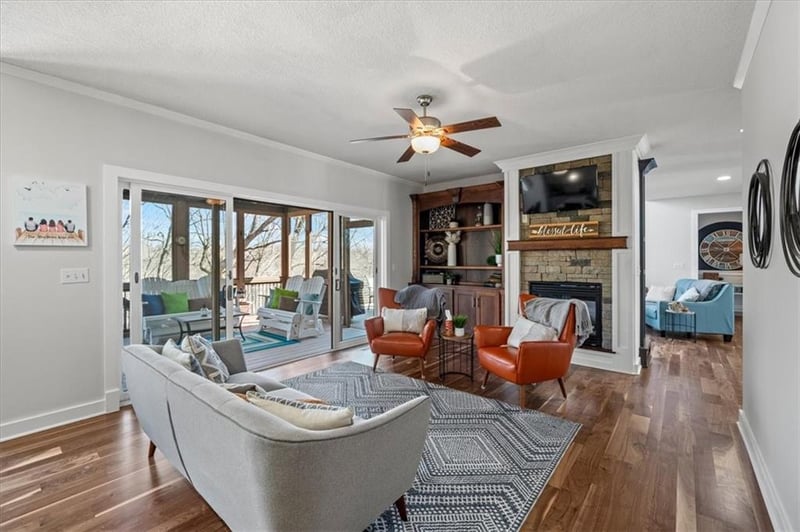 1516 92nd Ter, Kansas City, MO 64155