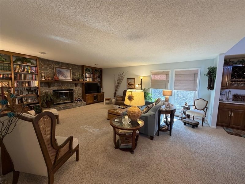 1213 83rd Ter, Kansas City, MO 64118