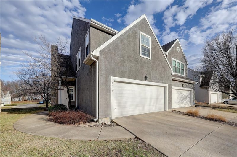 9106 Boehm Dr, Lenexa, KS 66219