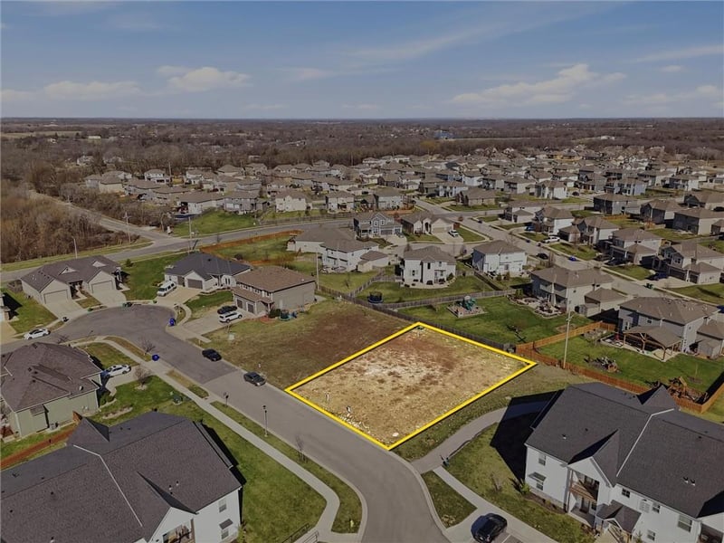 28324 164th St, Gardner, KS 66030