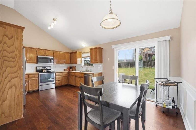 10312 N Cypress Ave, Kansas City, MO 64156