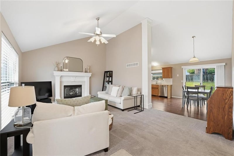 10312 N Cypress Ave, Kansas City, MO 64156