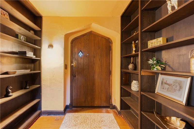 4929 Pennsylvania St, Kansas City, MO 64112