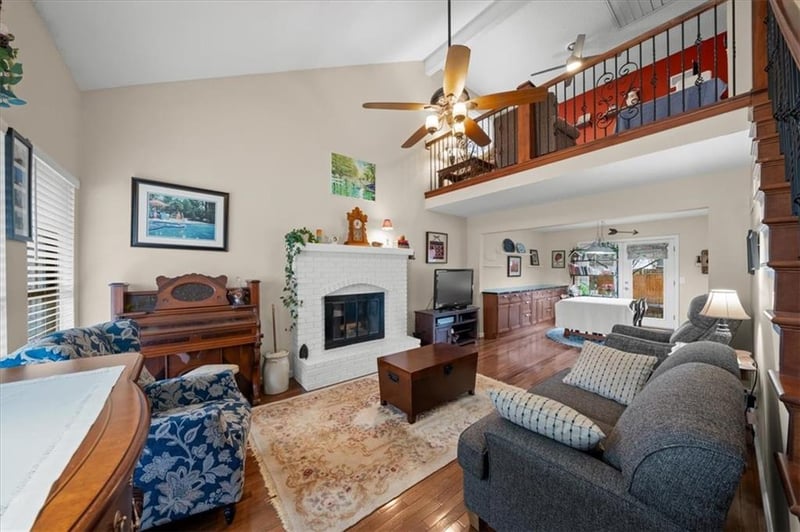 10142 86th St, Overland Park, KS 66212