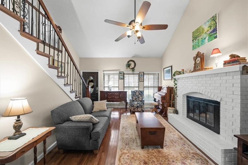 10142 86th St, Overland Park, KS 66212