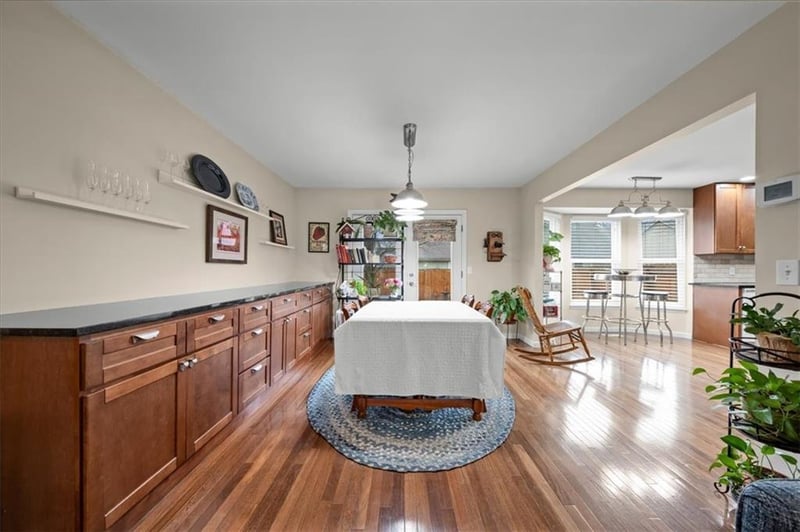 10142 86th St, Overland Park, KS 66212