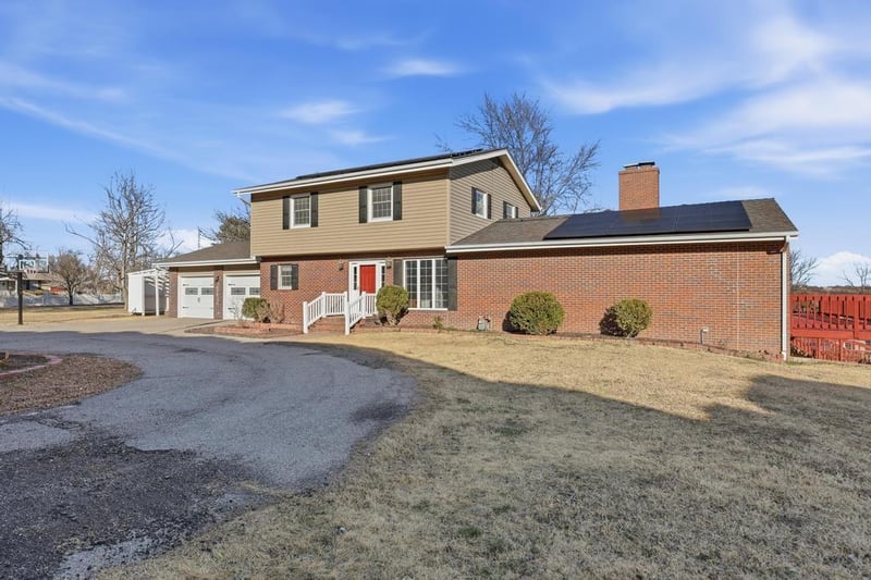 225 W 15th St, Fort Scott, KS 66701