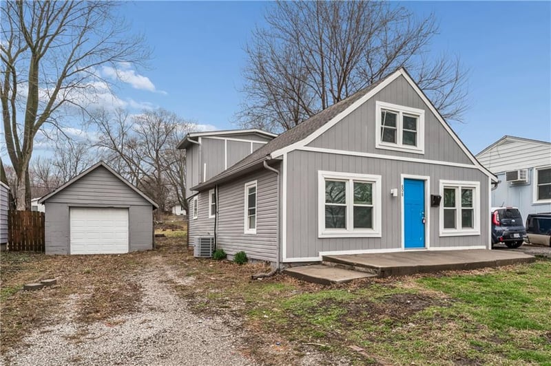 808 S Savage St, Independence, MO 64050